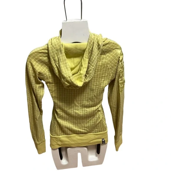 Sweaters - Bench - Picture 2 of 3